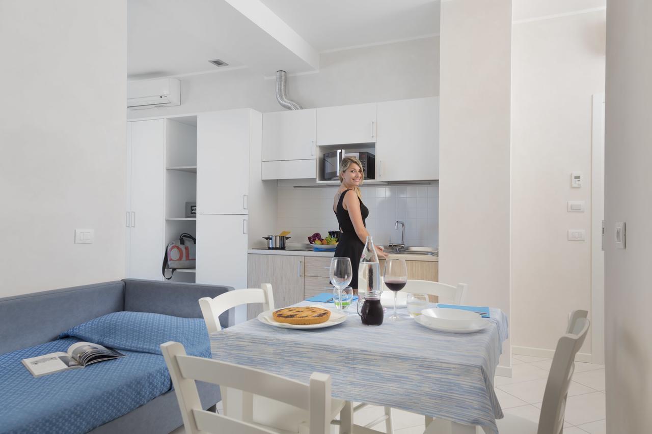 White Suite & Apartments Беллария-Иджеа-Марина Экстерьер фото