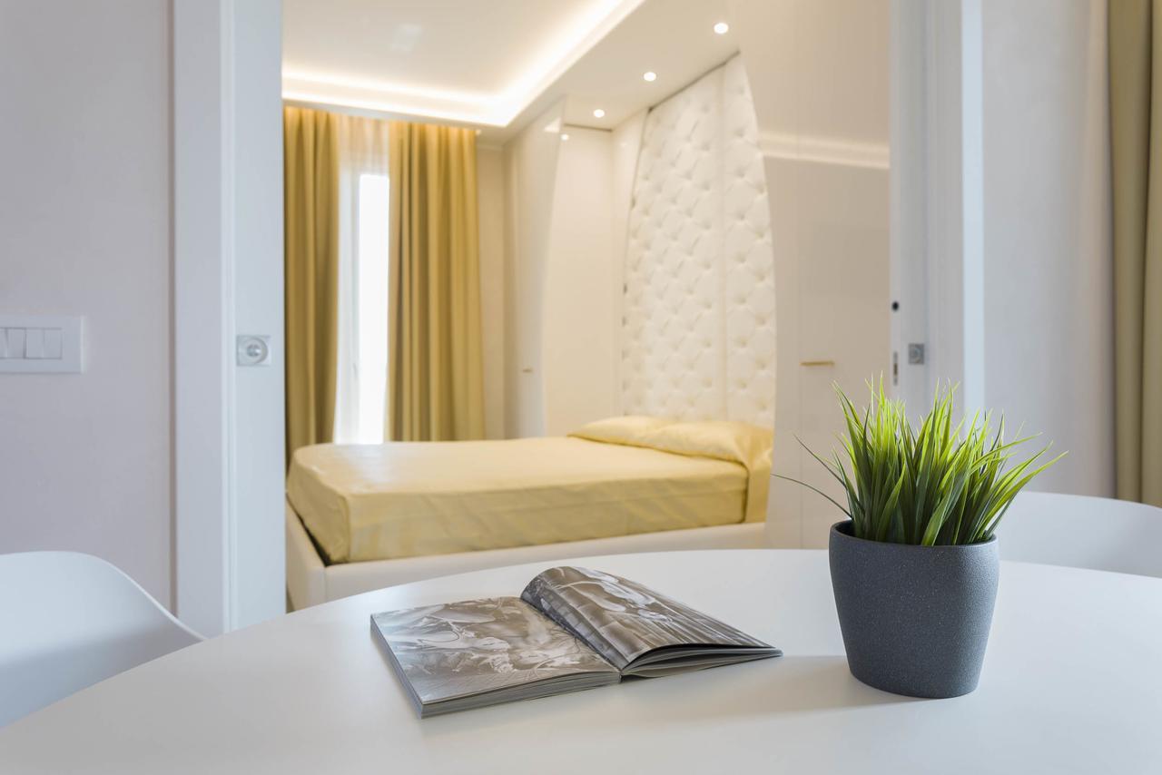 White Suite & Apartments Беллария-Иджеа-Марина Экстерьер фото
